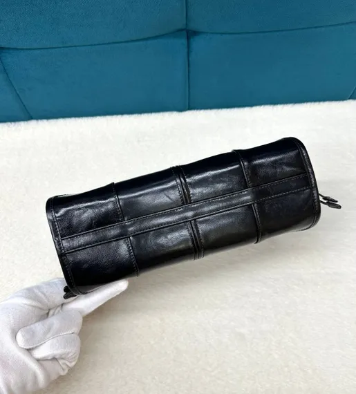 Кожаная большая сумка Prada Bonnie