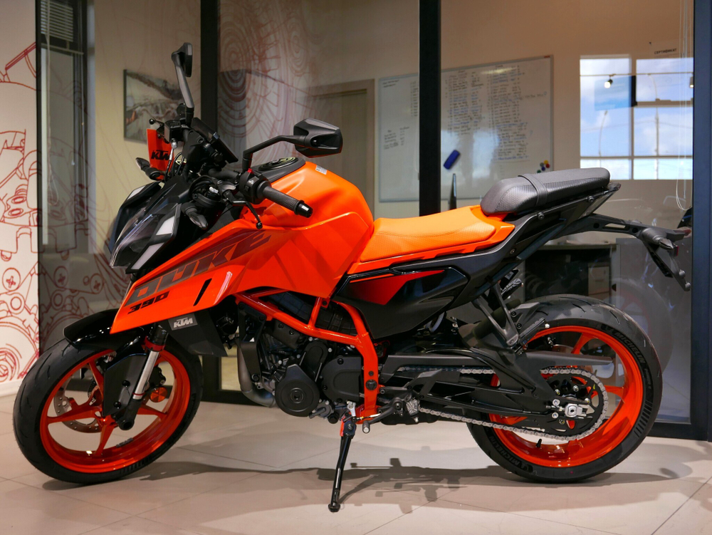 KTM 390 DUKE, 2024