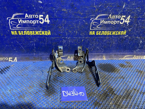 Петля капота правая MAZDA DEMIO 2000