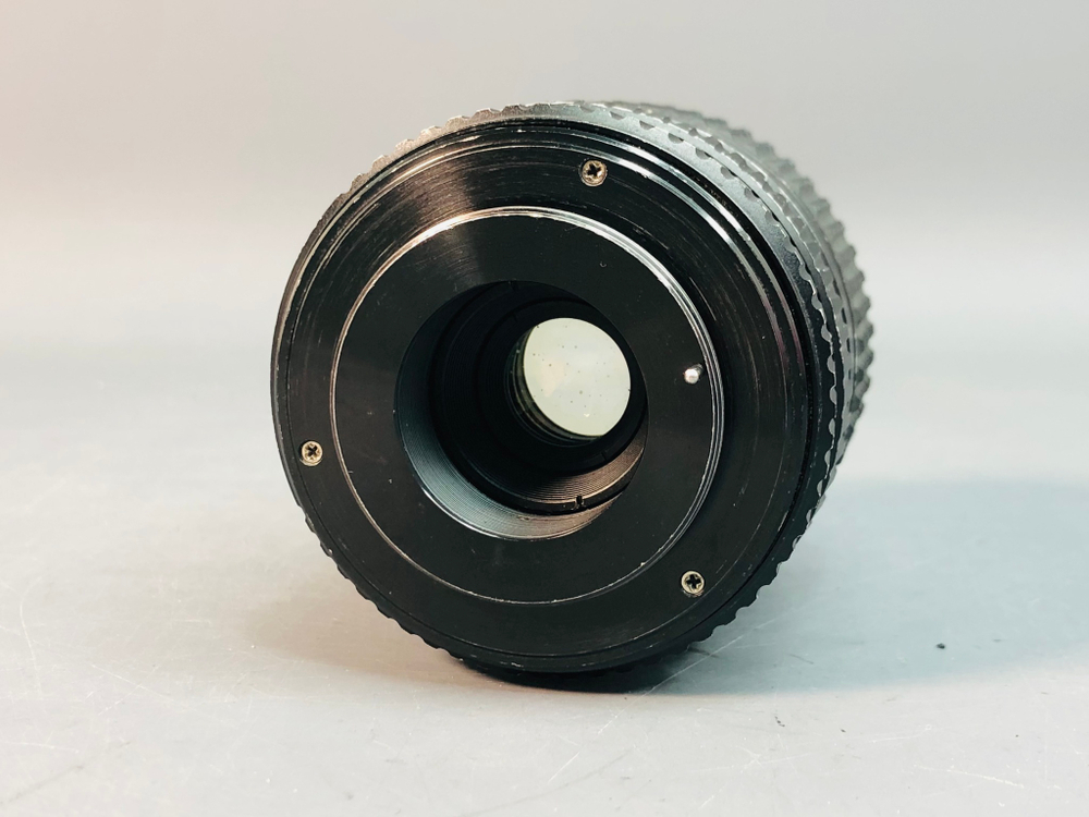 Bell & Howell 35-70mm f/3.5-4.5 Macro M42