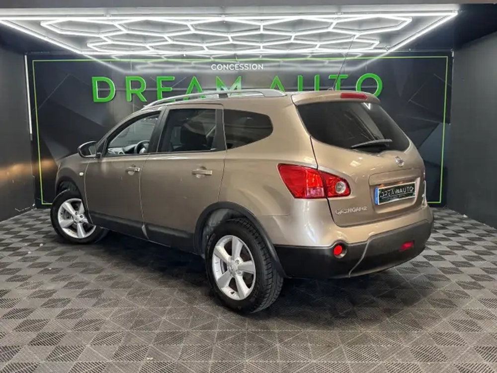 Nissan Qashqai+2