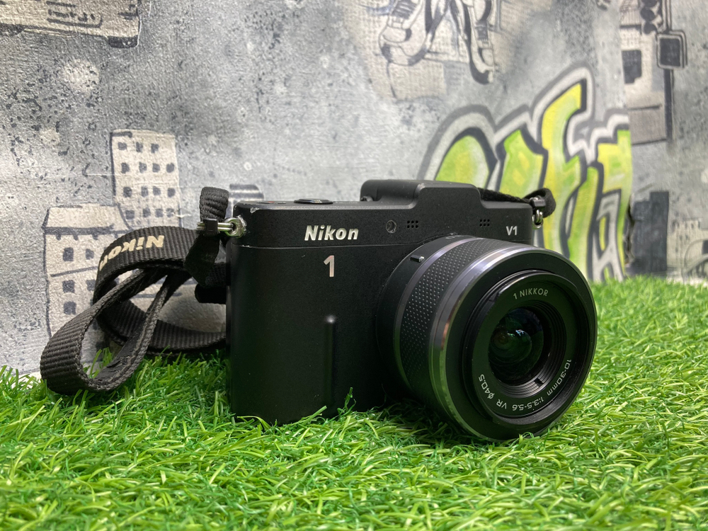 Nikon 1 V1 Kit 10-30mm 3.5-5.6 VR