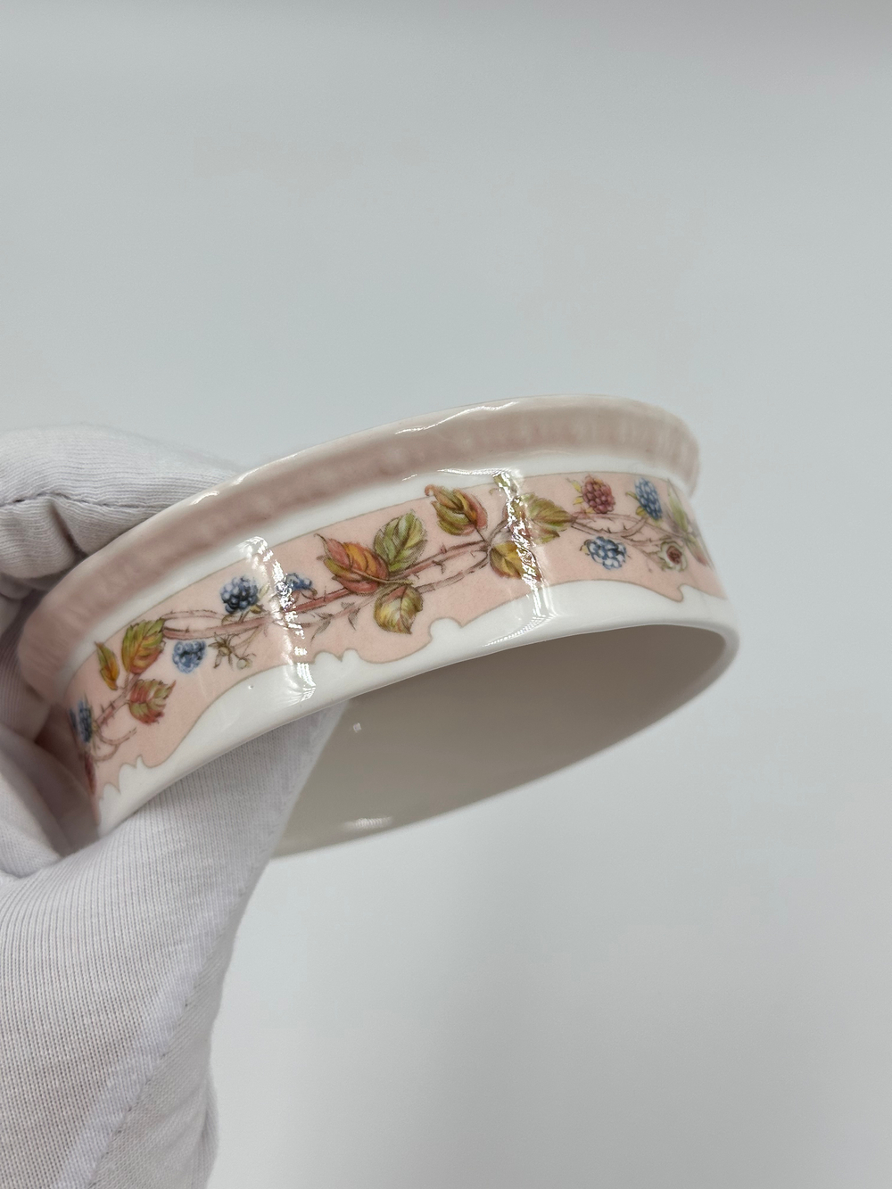 Шкатулка Royal Doulton Autumn из серии Brambly Hedge (Ежевичная поляна)