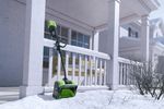 Аккумуляторная снегоуборочная лопата Greenworks GD60SS30K4,2602607UB 60v, 30 см, АКБ 4 А·ч и ЗУ