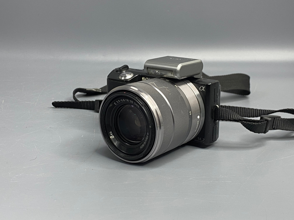 Sony NEX-5 + объектив 18-55mm