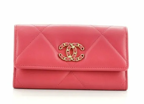 Кошелек Chanel 19 с клапаном лососевый