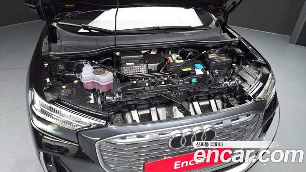 Audi Q4 e-tron 45 Premium — 2026