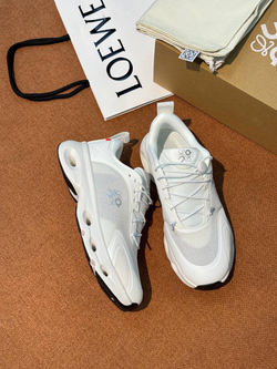 Кроссовки On Running x Loewe