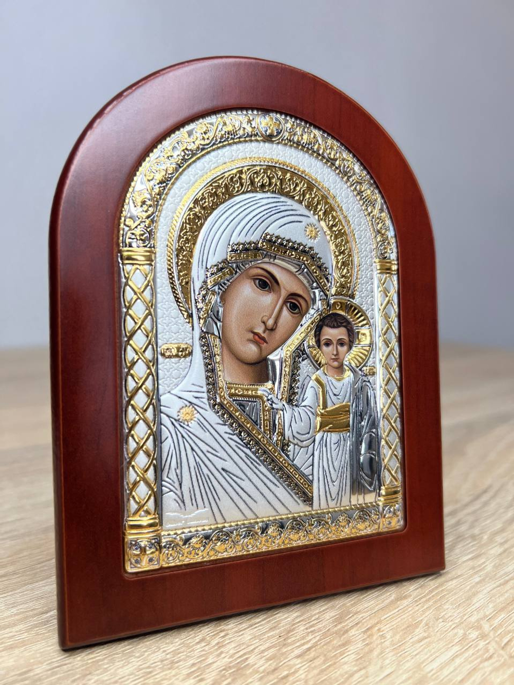 Казанская БМ, икона арочная, красное дерево 105х140 — детальный вид