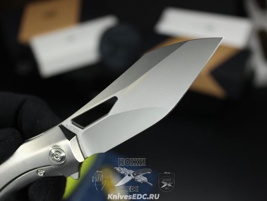Нож складной WE Knife Ignio WE22042B-4 сталь клинка CPM-20CV, рукоять титан