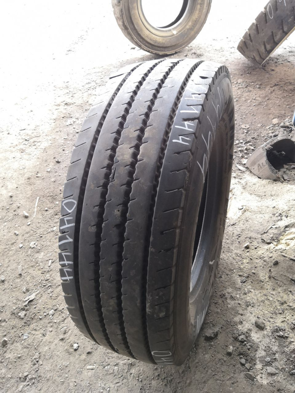 285/70R19.5 Kama NF202 шина б/у