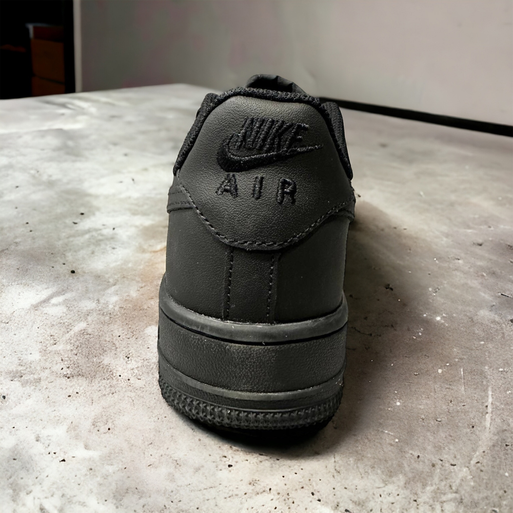 Nike Air Force 1 Low • Total Black
