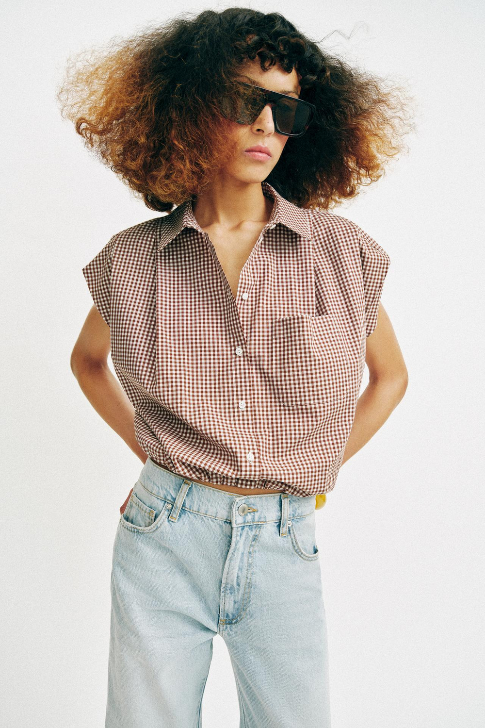 ZARA УКОРОЧЕННАЯ РУБАШКА В КЛЕТКУ ВИШИ, КОРИЧНЕВЫЙ/БЕЛЫЙ