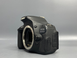 Canon 600D + kit 18-55mm 44.000 кадров