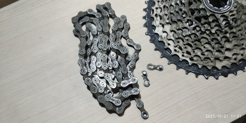 Кассета + цепь Shimano CS-M7000 кассета 11 ск. 11-42T