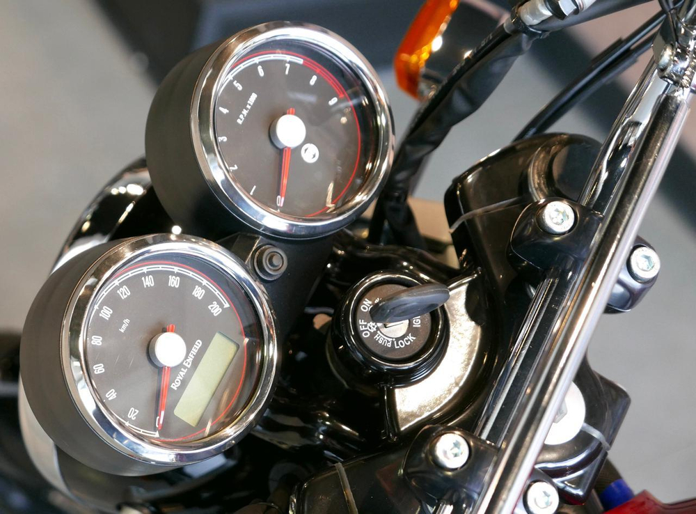 Royal Enfield Interceptor 650 Canyon Red (Standard / Single tone) 2024