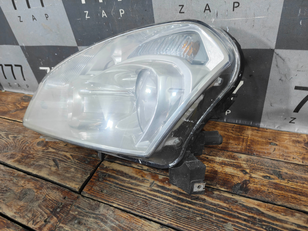 Фара левая Nissan Qashqai 1 (J10) 06-10 Б/У Оригинал 26060JD90B