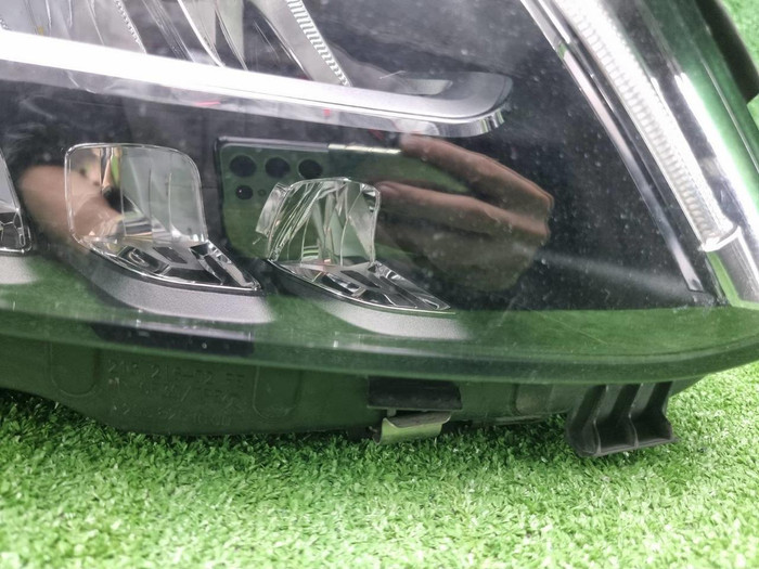 Фара правая Mercedes C w205 (2018-2023) LED