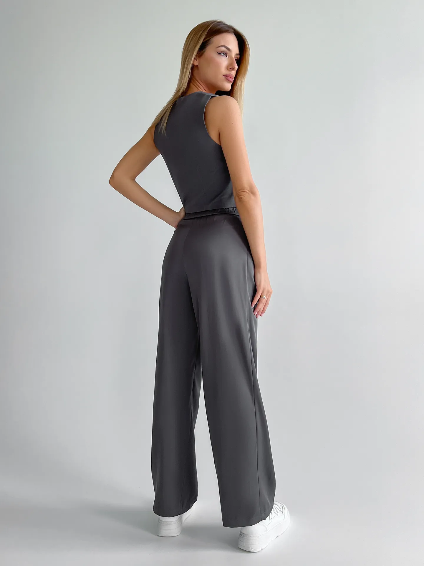 Костюм Miss Diva 11404 однотонный из жилетки и брюк-палаццо