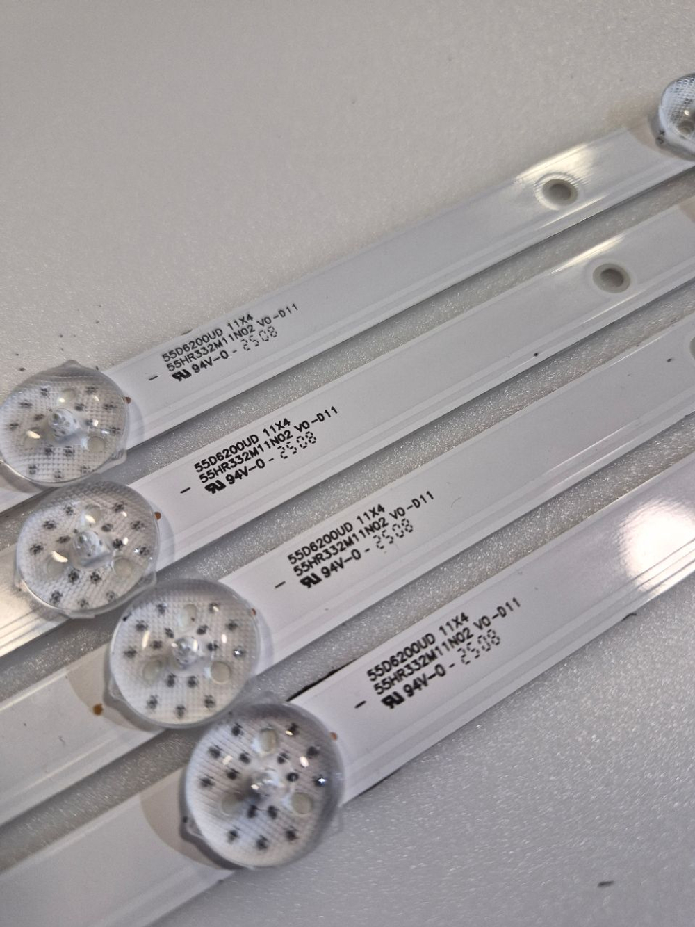 55D6200UD 11X4 комплект LED - подсветки на матрицу LVU550csdx для телевизора YANDEX 00076