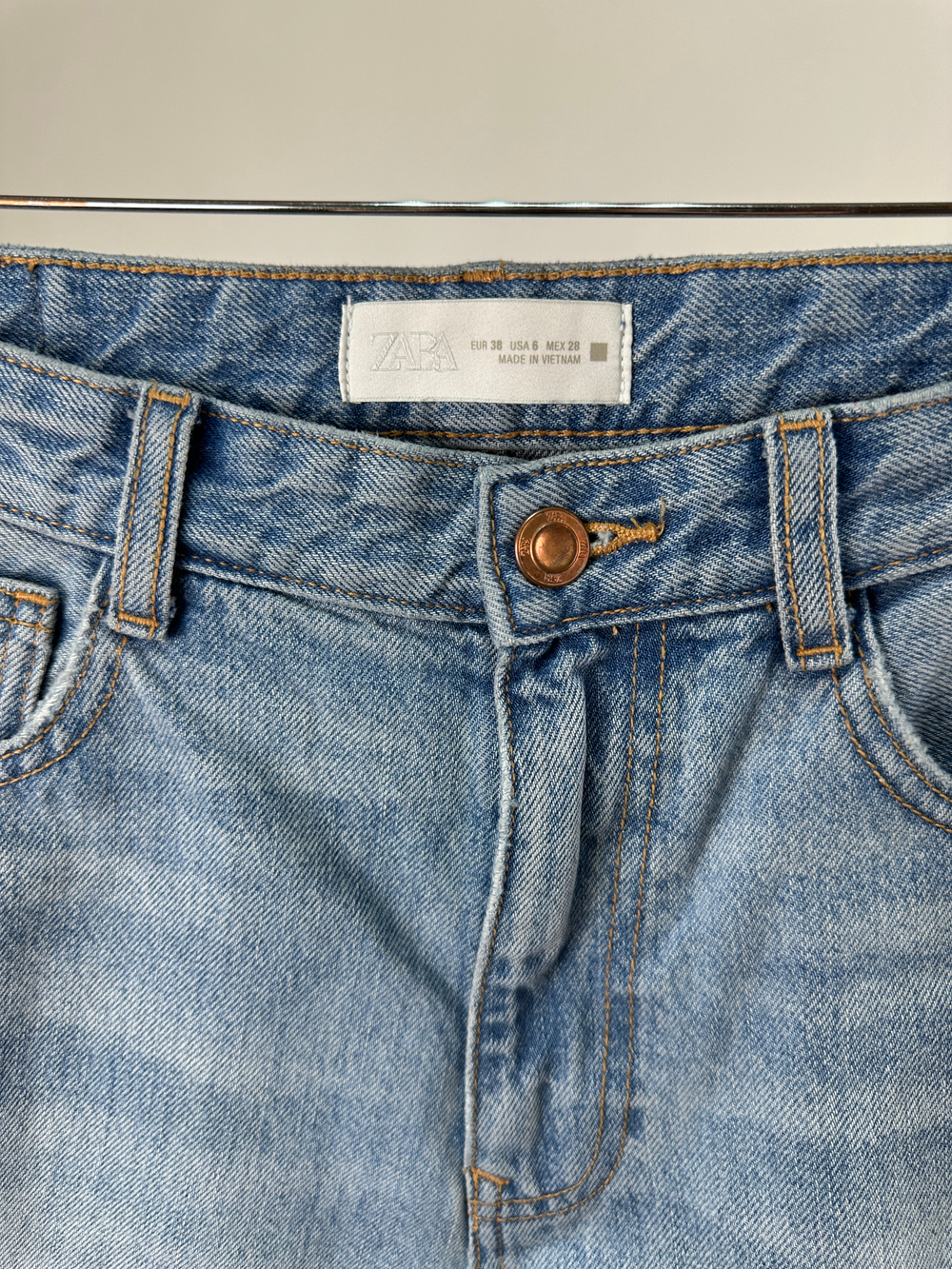Джинсы Zara
