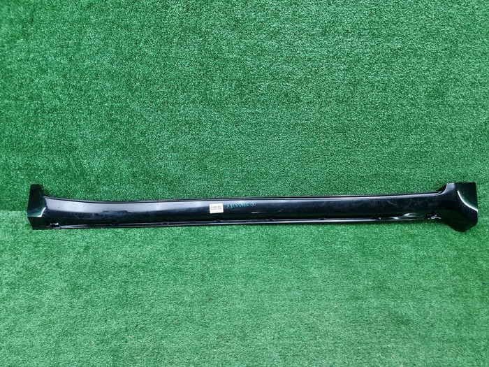 Накладка порога RH Toyota Land Cruiser 200 (07-15)