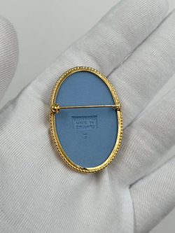 Брошь Wedgwood голубая
