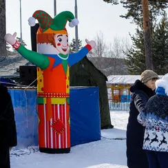 Аэромен Петрушка-зазывала