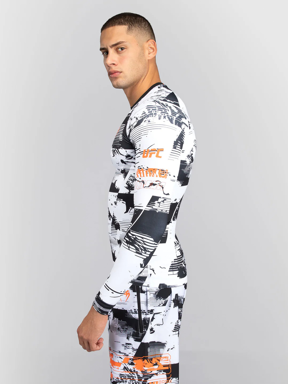 Рашгард Venum UFC Zenith Fight Week Black/White/Orange L/S