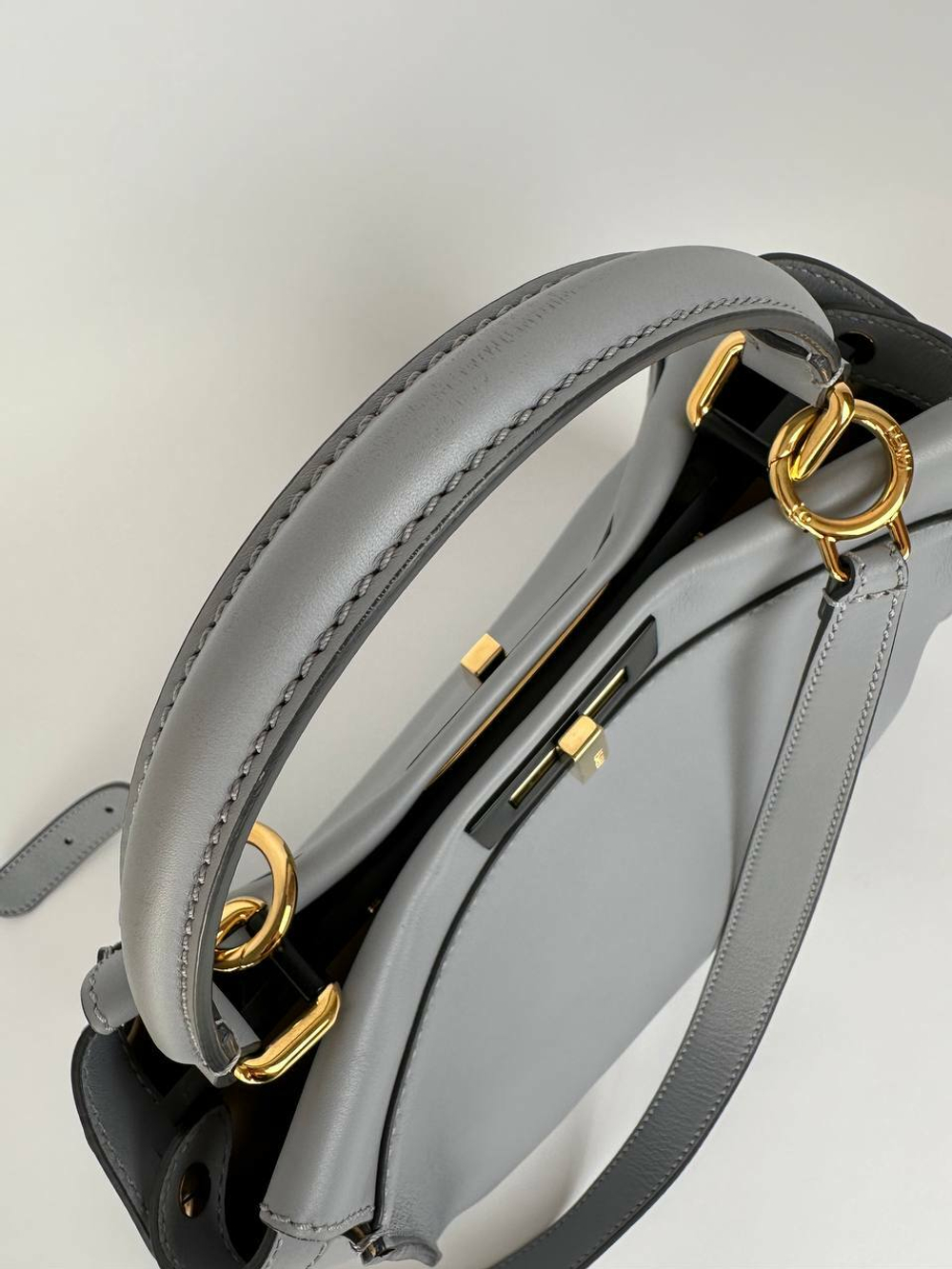 Сумка Fendi Peekaboo medium