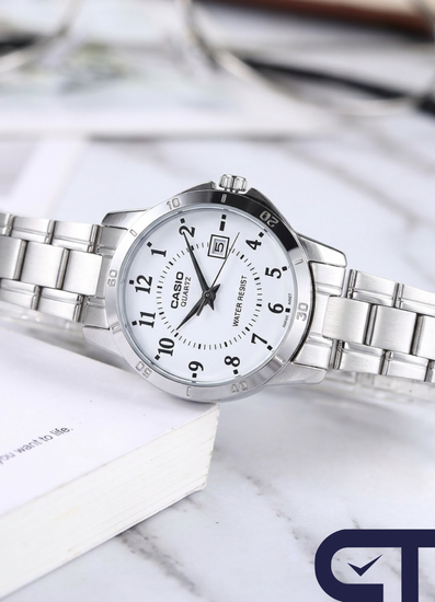 Casio LTP-V004D-7B — женские часы с металлическим браслетом