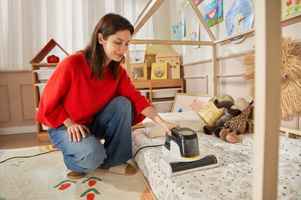 Чистим матрасы с помощью пылесоса Karcher VCH 4 UVClean Чистим матрасы с помощью пылесоса Karcher VCH 4 UVClean