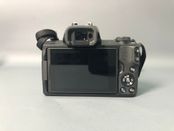 Canon EOS M50 Kit 15-45mm STM, 1000 кадров пробега.
