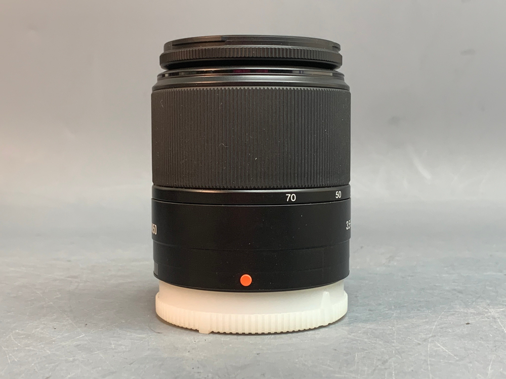 Sony DT 18-70mm 3.5-5.6