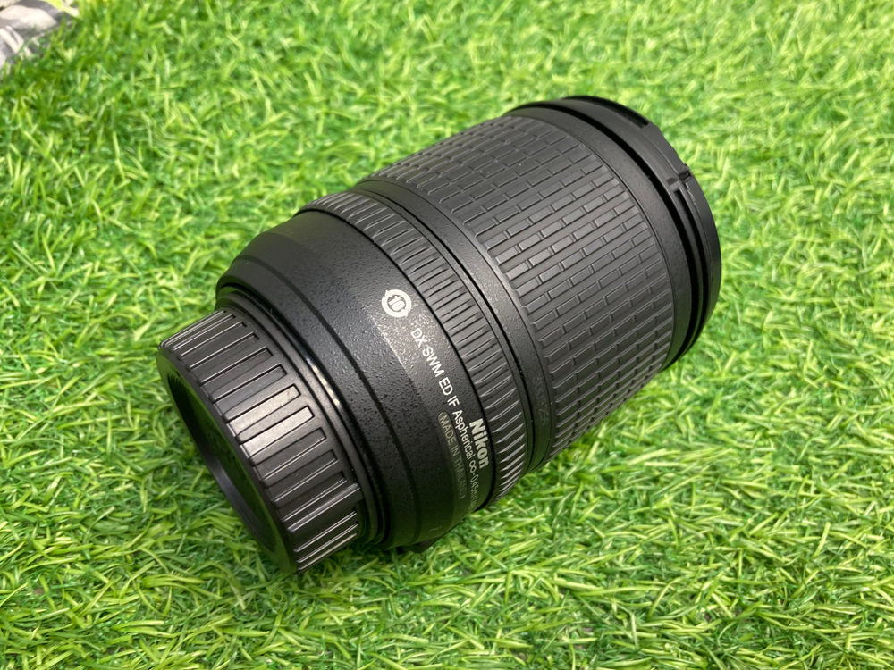 Nikon 18-135mm 3.5-5.6 ED-IF AF-S DX Zoom-Nikkor
