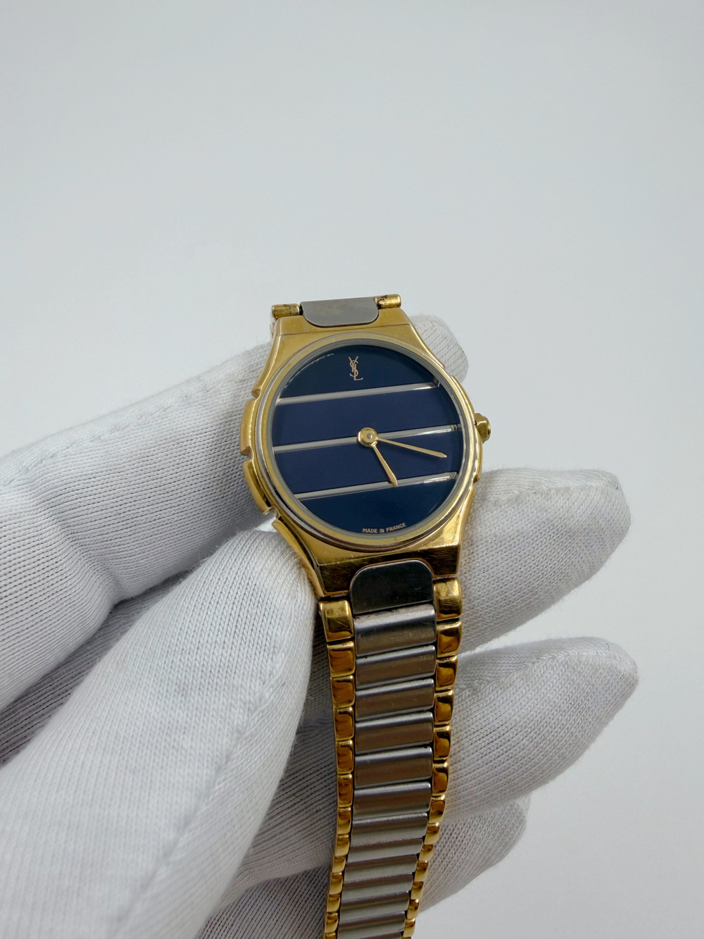 Часы Yves Saint Laurent
