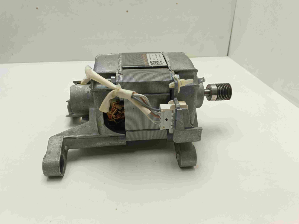 LS60840L кт224 Двигатель 5 контактов для стиральной машины AEG LS60840L б/у