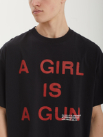 Мужская Футболка Girl Is A Gun
