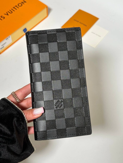 Бумажник Louis Vuitton Zippy