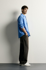 РУБАШКА RELAXED FIT С ЭФФЕКТОМ ПОТЕРТОСТИ — ZARA · 6887/303