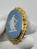Брошь Wedgwood голубая