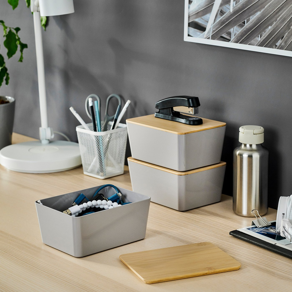 IKEA KUGGIS  (ИКЕА КУГГИС)  -  Контейнер с крышкой - светло-серый/бамбук 13x18x8 см