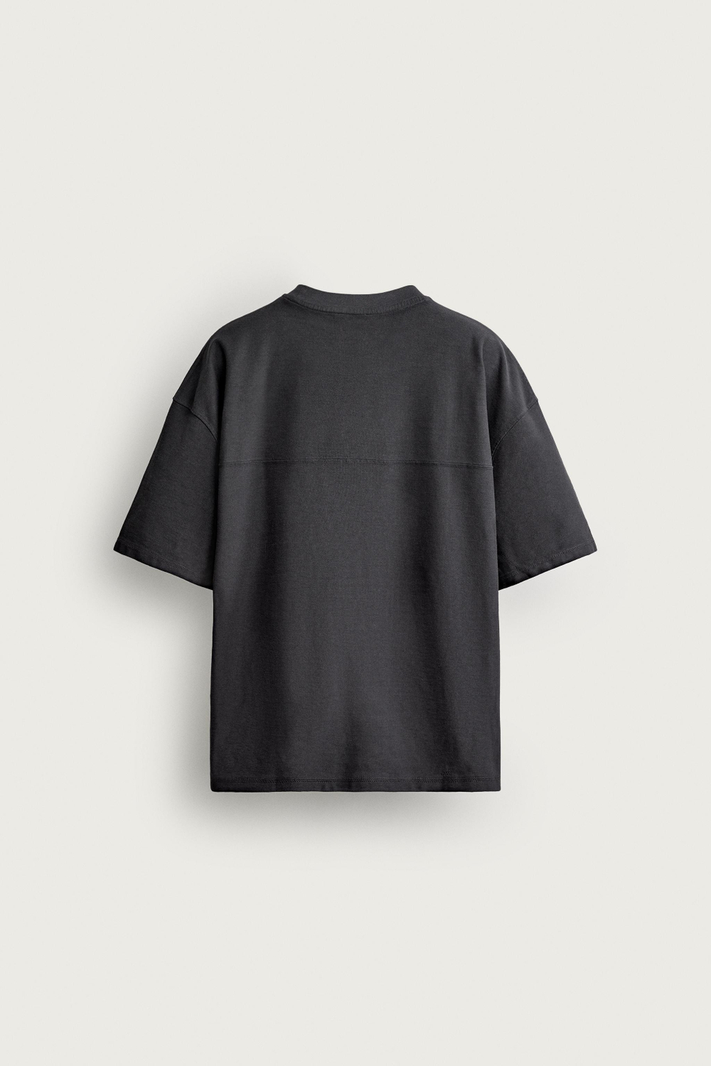 ФУТБОЛКА RELAXED FIT СО ШВОМ — ZARA