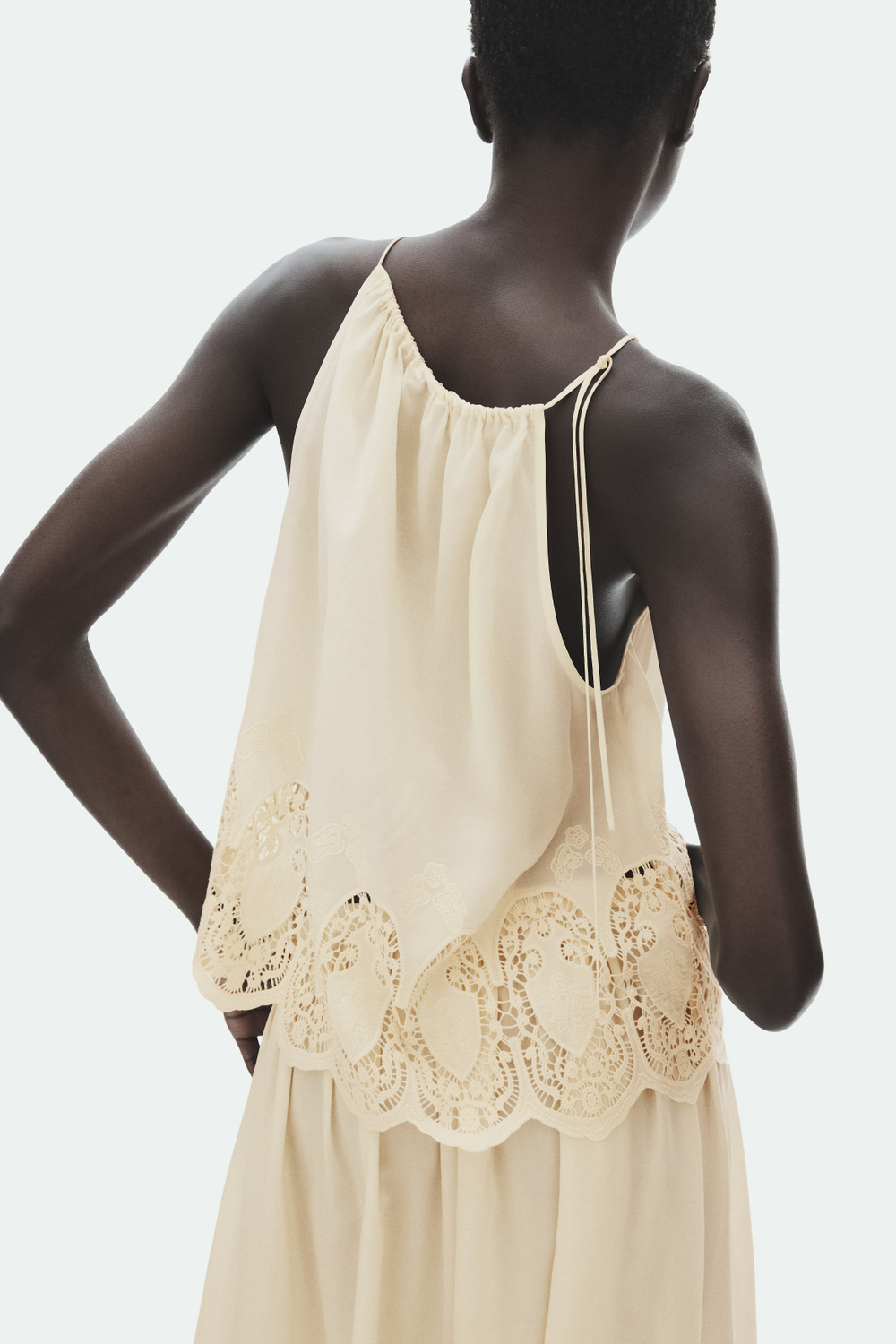 Топ из лиоцелла с кружевной вставкой - H&M