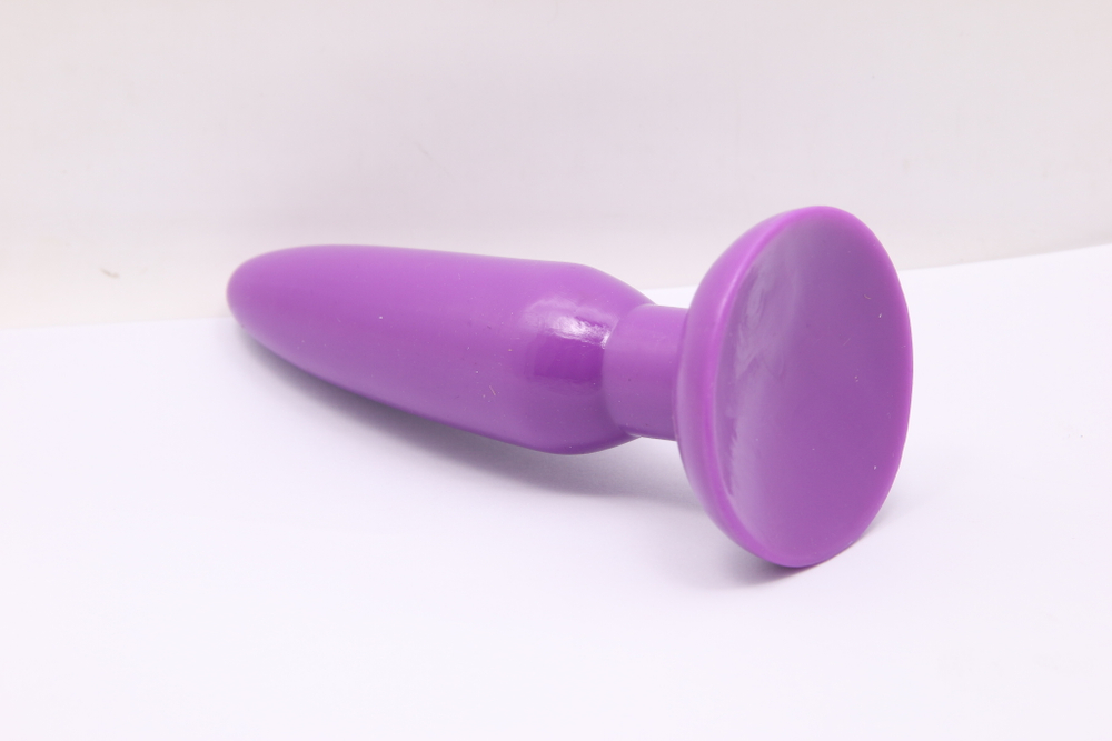 Анальная пробка с присоской 3,7 см purple BI-017001R