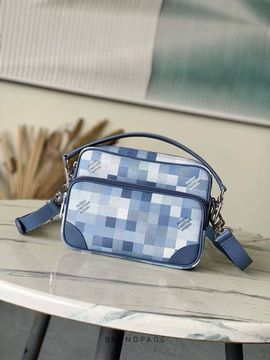 Сумка-мессенджер синяя от Louis Vuitton NIL BP5-987382