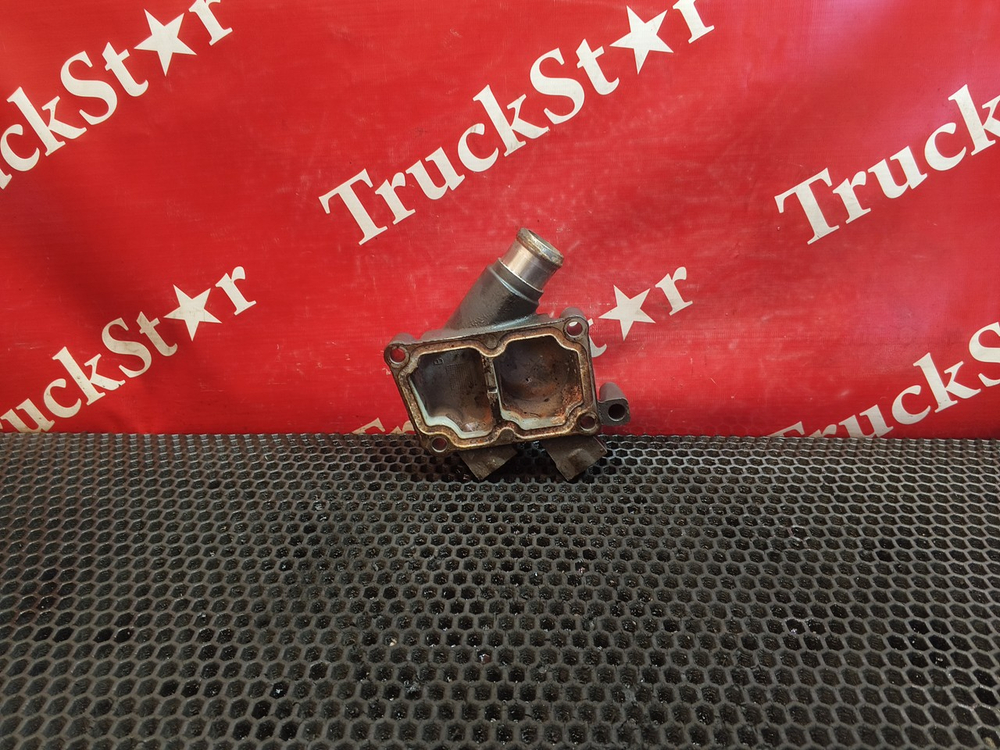 Фланец двигателя системы охлаждения