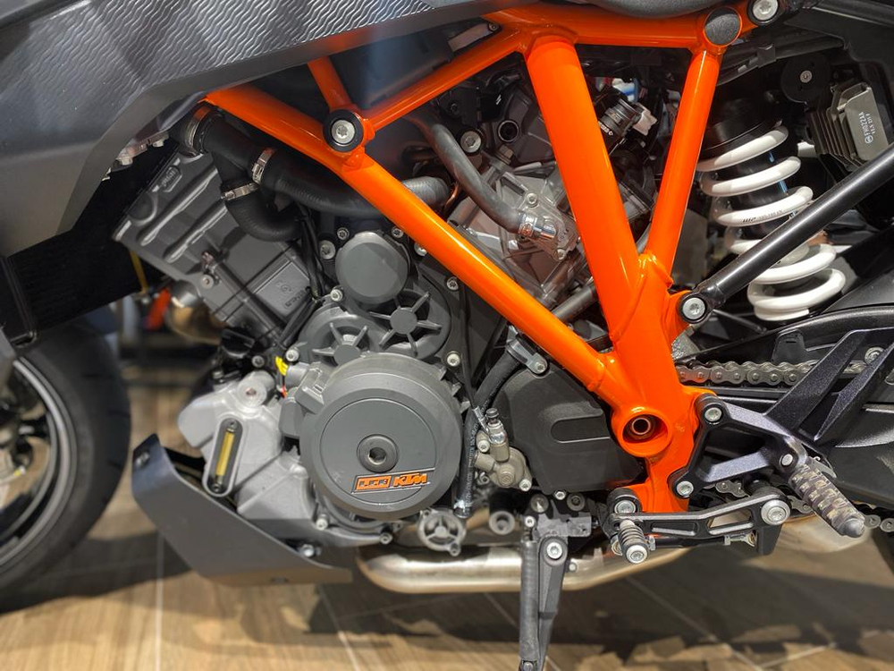 KTM 1290 SUPER DUKE GT