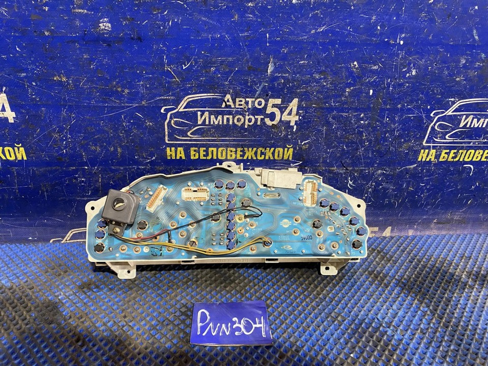 Щиток приборов NISSAN R'NESSA 1998