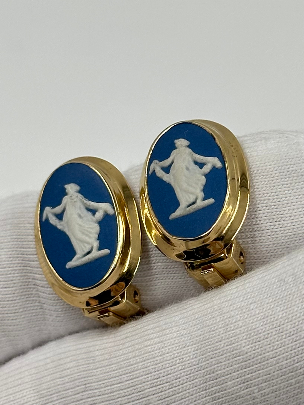 Клипсы Wedgwood синие